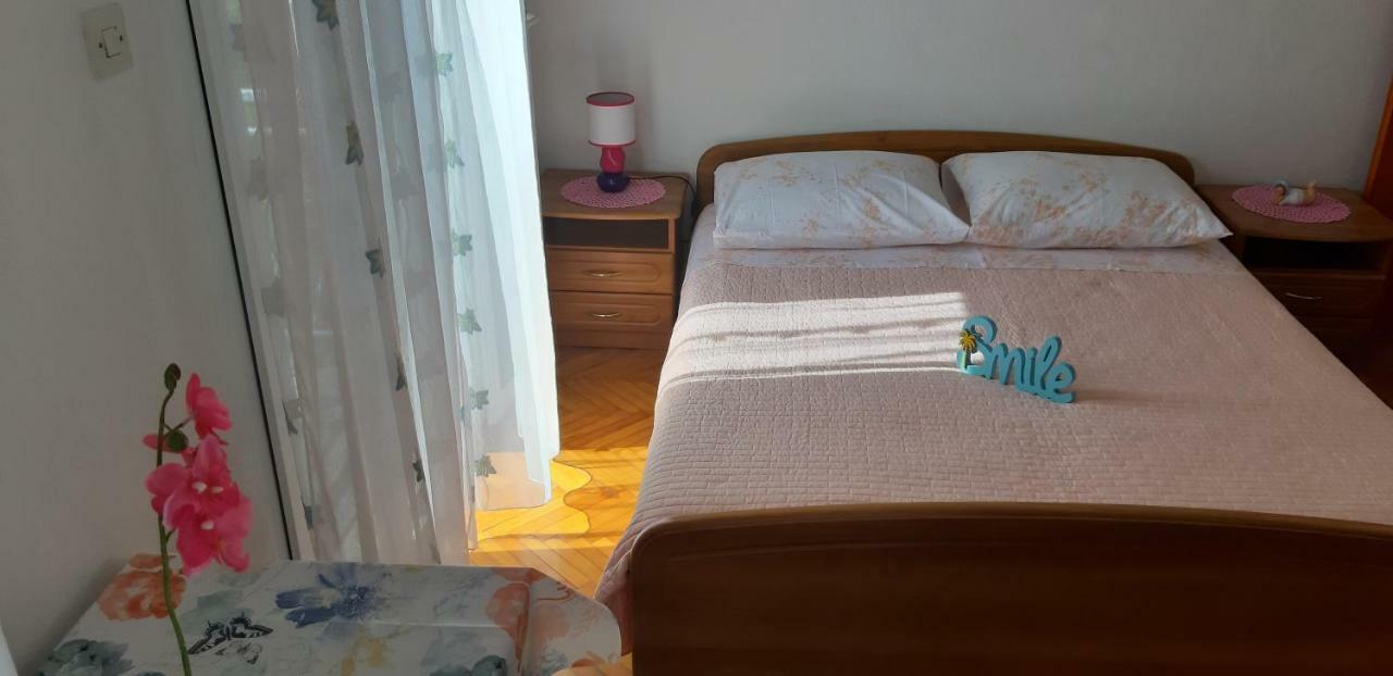 Apartman Lorena Stari Grad  Eksteriør billede