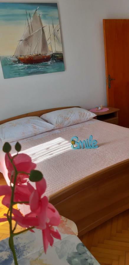 Apartman Lorena Stari Grad  Eksteriør billede