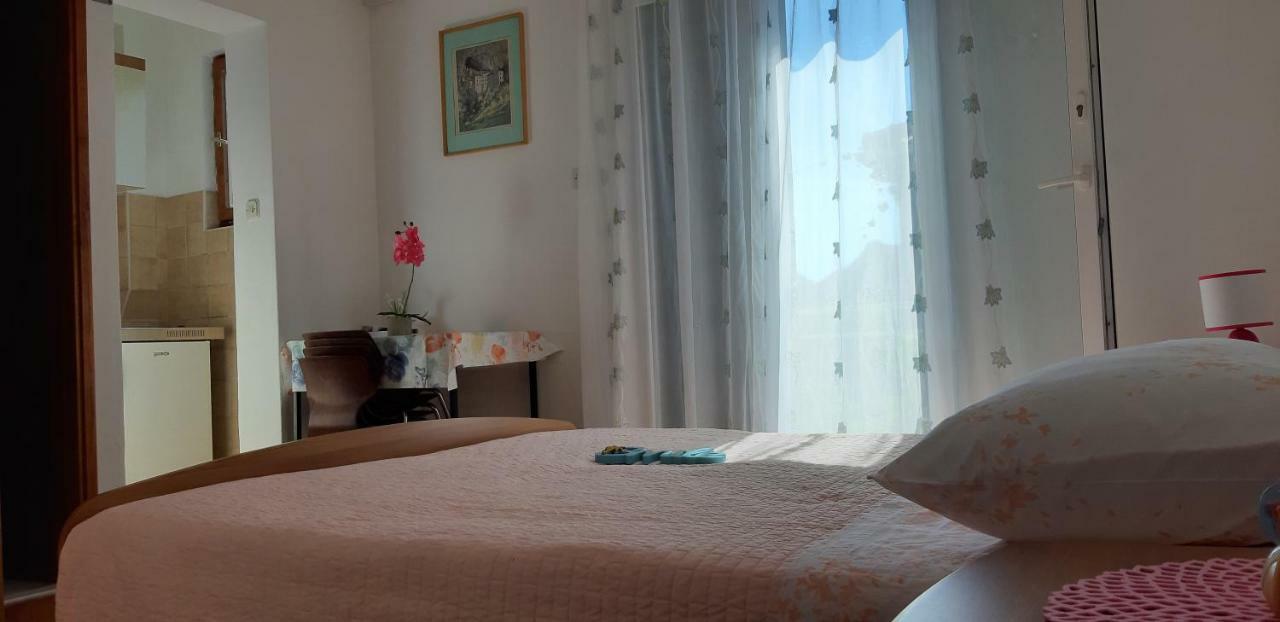 Apartman Lorena Stari Grad  Eksteriør billede